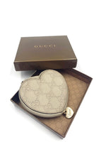 GUCCI GG Logo Monogram Greyish Beige Heart Coin Case