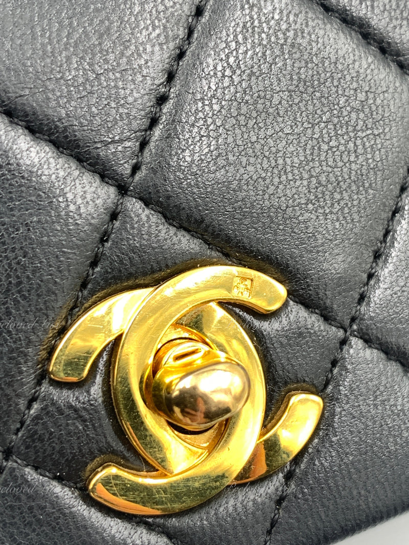 Sold-CHANEL Vintage Lambskin Small Full Flap Bag black/gold hardware