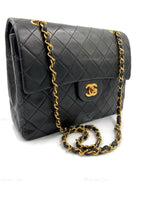 CHANEL Classic Lambskin Double Flap Medium Square Bag Black / Gold Hardware