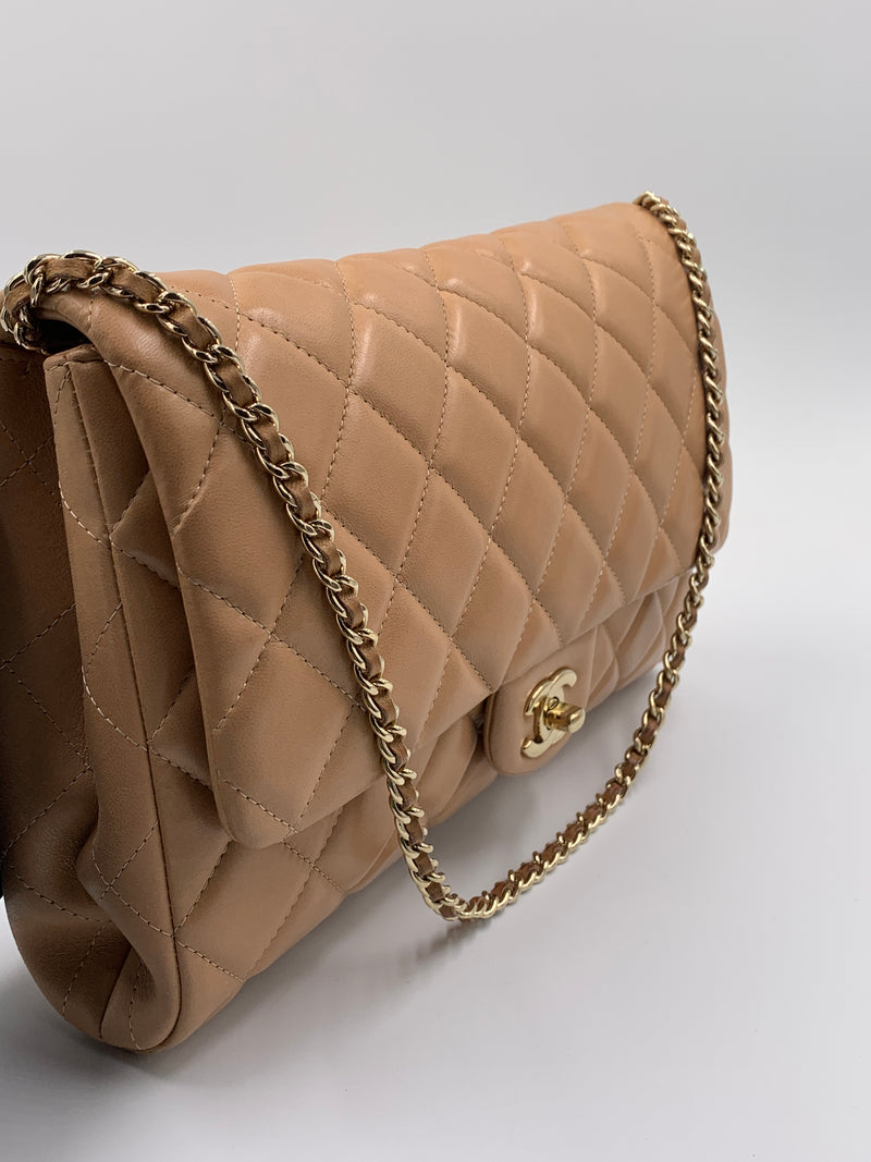 Sold-CHANEL Classic Quilted Flap Beige Lambskin Shoulder Bag/Clutch