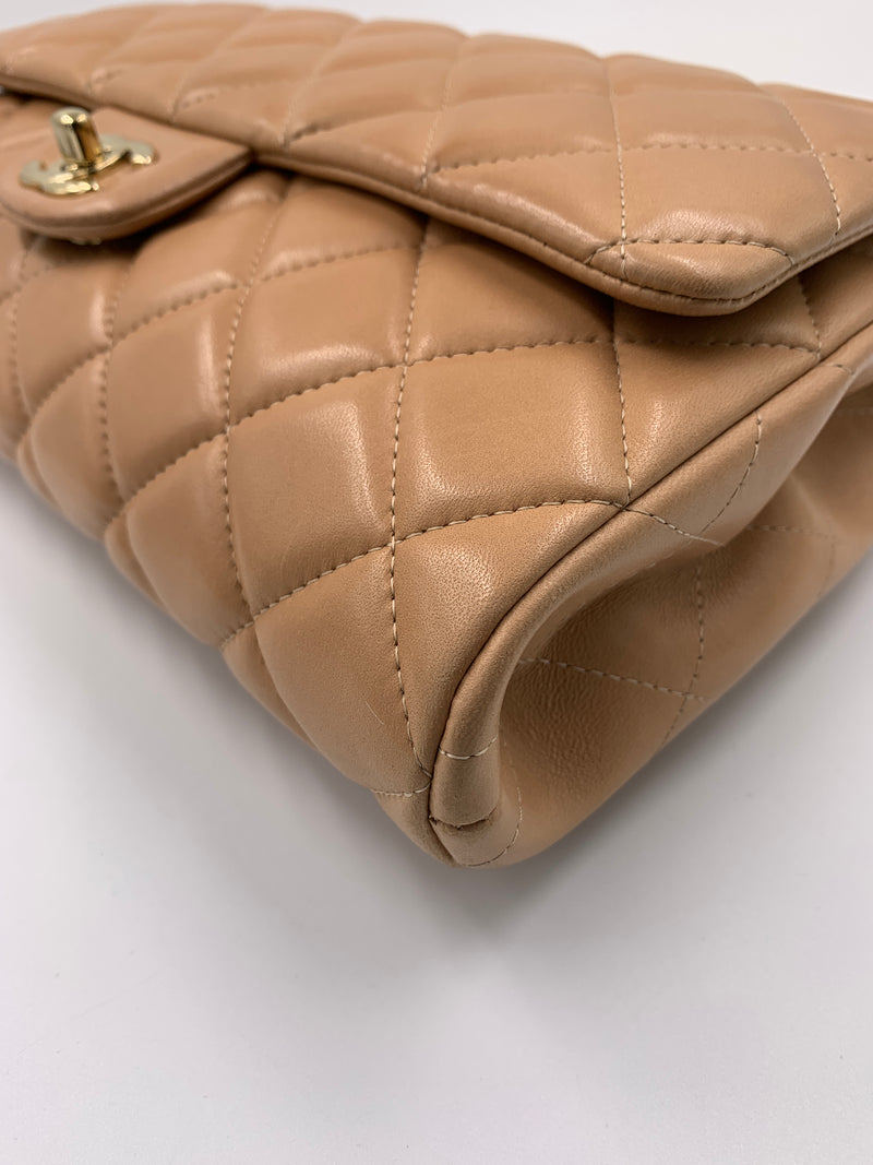 Sold-CHANEL Classic Quilted Flap Beige Lambskin Shoulder Bag/Clutch