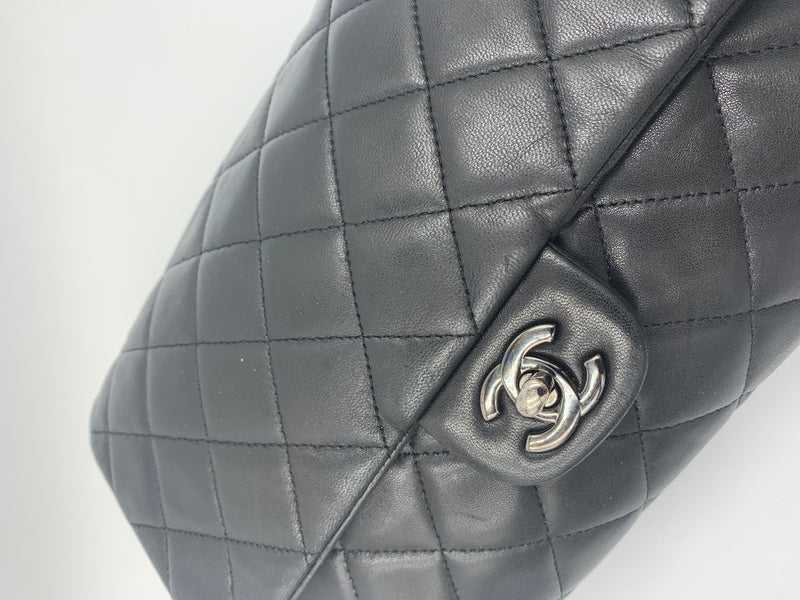 Sold-CHANEL Classic Quilted Flap Black Lambskin Shoulder Bag/Clutch