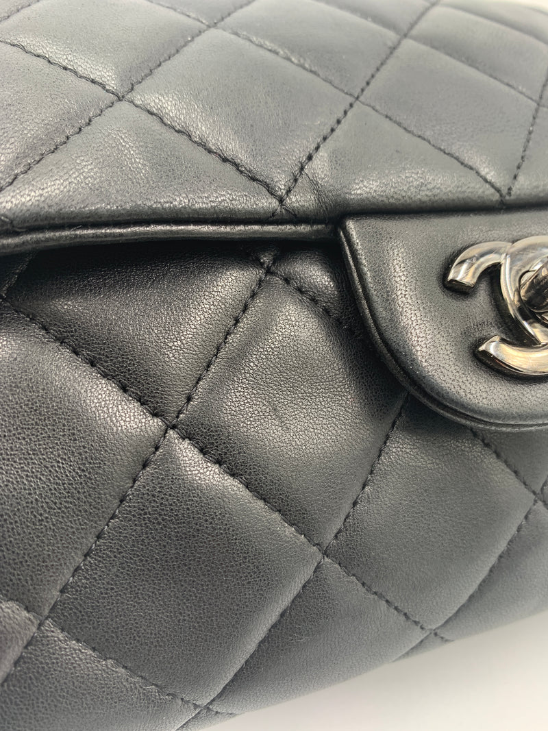 Sold-CHANEL Classic Quilted Flap Black Lambskin Shoulder Bag/Clutch