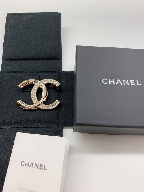 Sold-CHANEL CC Gold Rhinestones Brooch L234