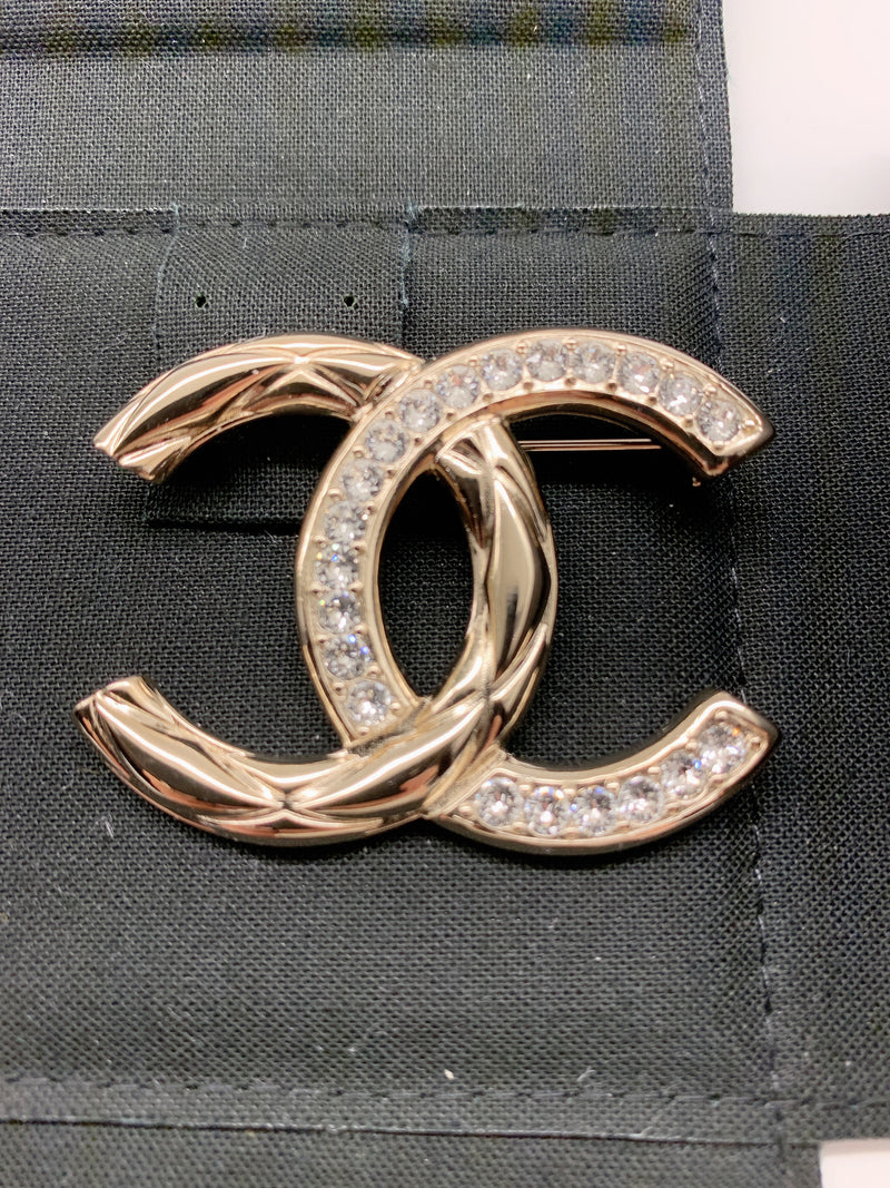 Sold-CHANEL CC Gold Rhinestones Brooch L234