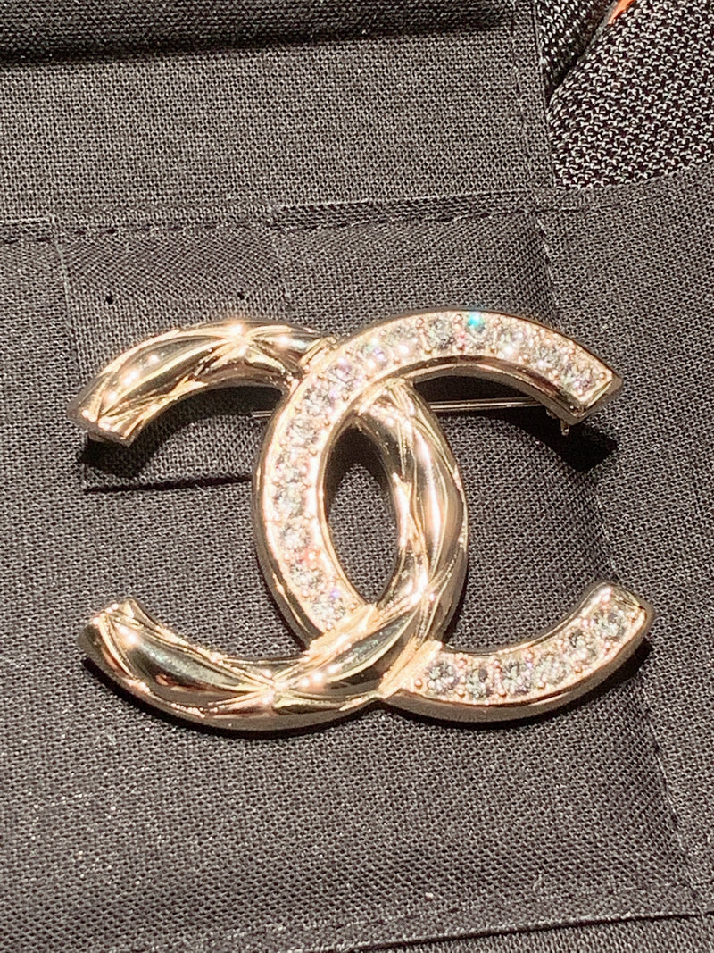 Sold-CHANEL CC Gold Rhinestones Brooch L234