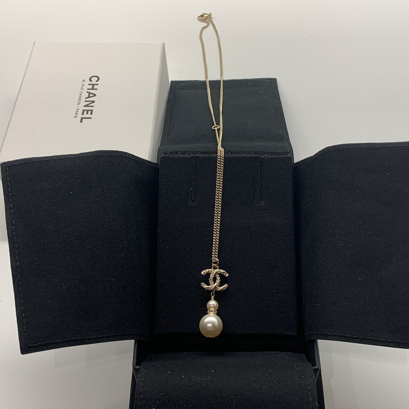 Sold-CHANEL CC Pearl/Rhinestones Necklace C236