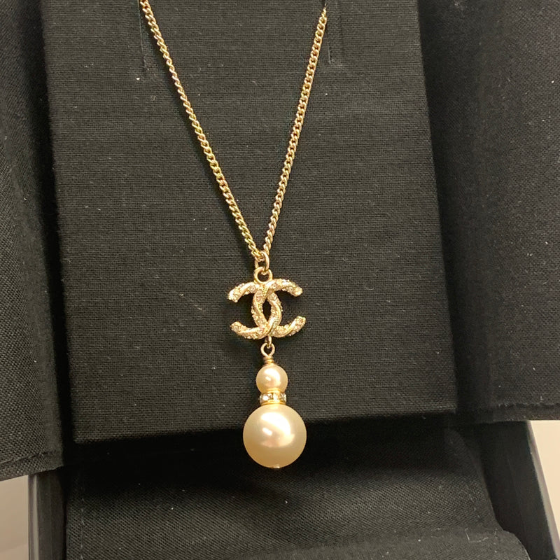 Sold-CHANEL CC Pearl/Rhinestones Necklace C236