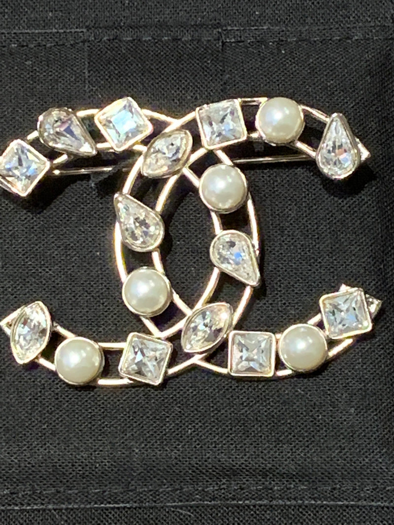 Sold-CHANEL CC Gold Rhinestones and Pearl Brooch C237