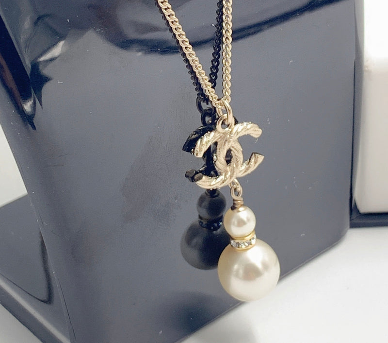 Sold-CHANEL CC Pearl/Rhinestones Necklace C236