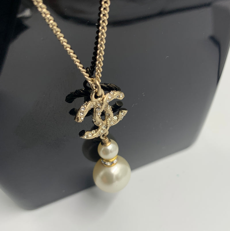 Sold-CHANEL CC Pearl/Rhinestones Necklace C236