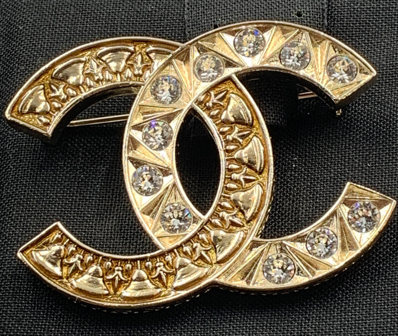 Sold-CHANEL CC Rhinestones Brooch - aged gold L241