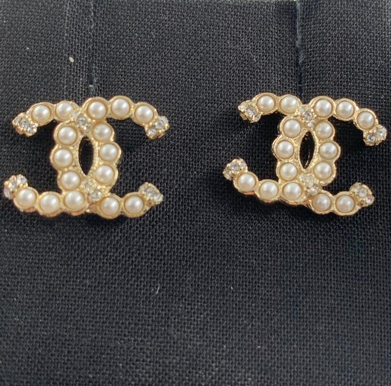 Sold-CHANEL CC Pearl Earrings/Gold L242