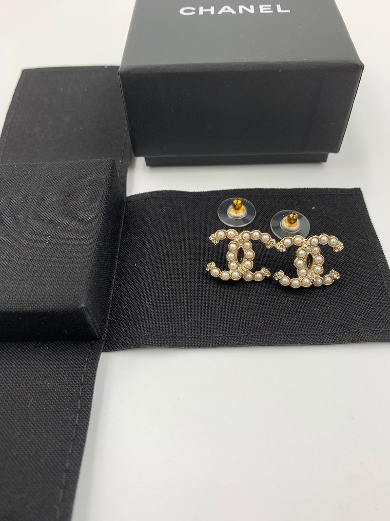 Sold-CHANEL CC Pearl Earrings/Gold L242