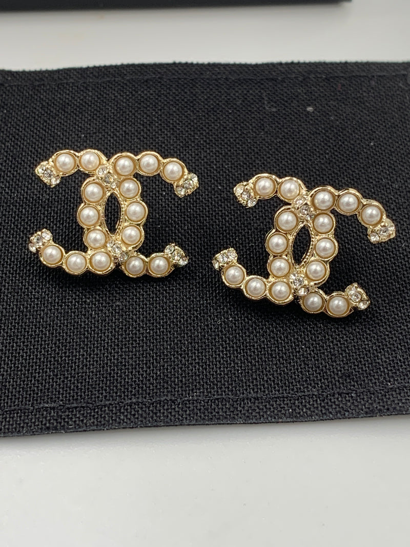 Sold-CHANEL CC Pearl Earrings/Gold L242