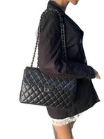 Sold-CHANEL Caviar Jumbo Flap Shoulder Bag black Silver hardware