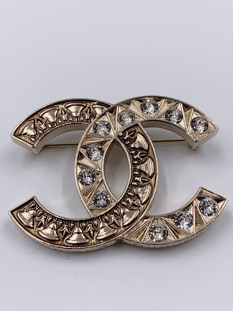 Sold-CHANEL CC Rhinestones Brooch - aged gold L241