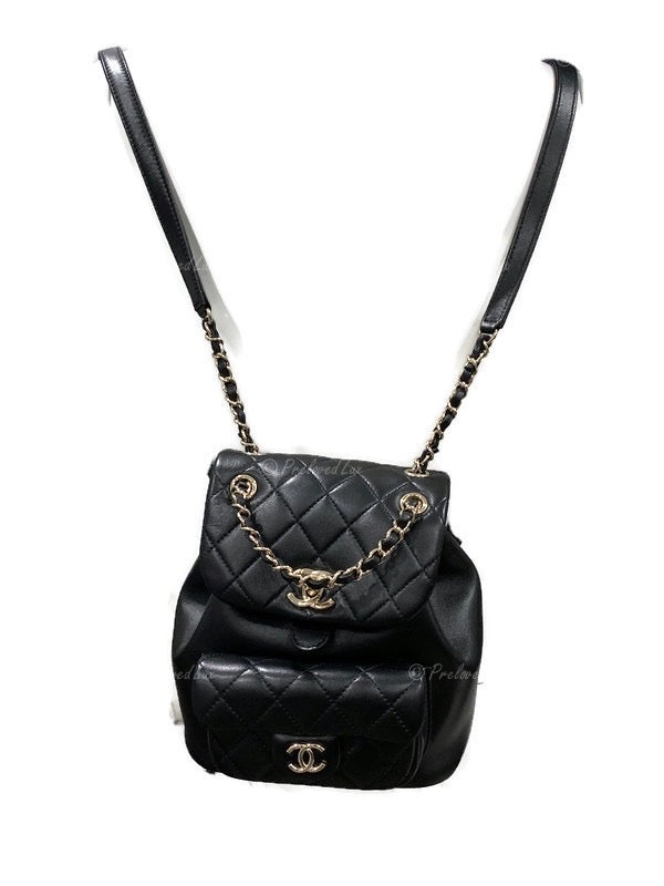 CHANEL Black lambskin Mini Duma Drawstring Backpack / Gold Hardware