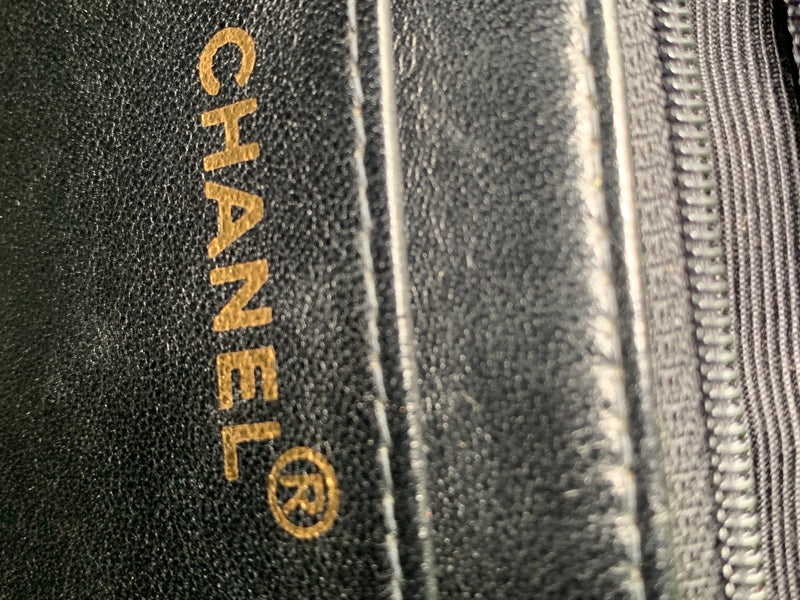 Sold-CHANEL Caviar Medium Diana Black in Gold Hardware