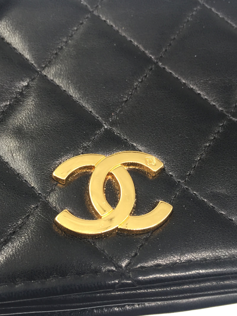 Sold-CHANEL Classic Lambskin Chain Mini Full Flap Bag 19 black/gold