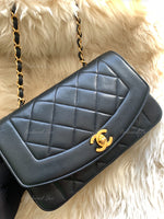 Sold-CHANEL Lambskin Small Diana Single Chain Single Flap Bag Black/gold hardware