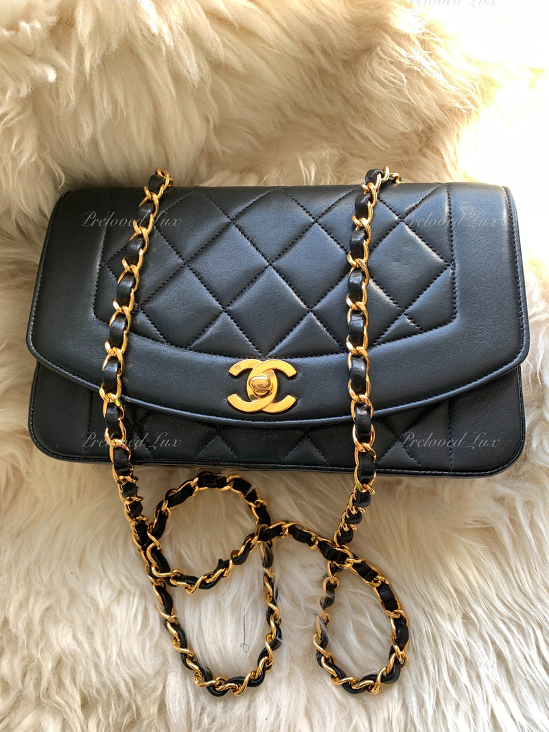 Sold-CHANEL Lambskin Small Diana Single Chain Single Flap Bag Black/gold hardware