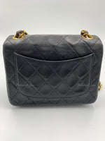 CHANEL Classic Lambskin Chain Mini Square Flap Bag black in Gold Hardware