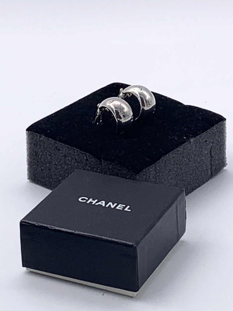 Sold-CHANEL Vintage 925 Silver Clip-on Earrings