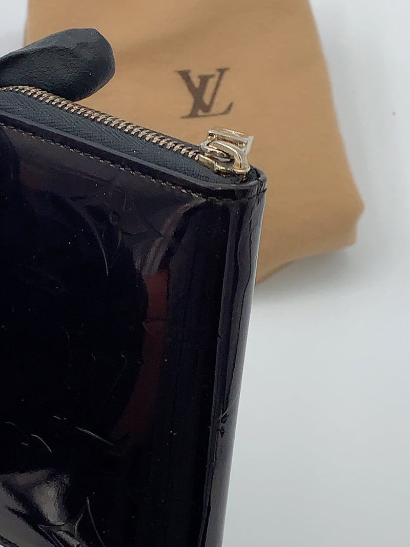 Sold-LOUIS VUITTON Monogram Vernis Black Zippy Wallet