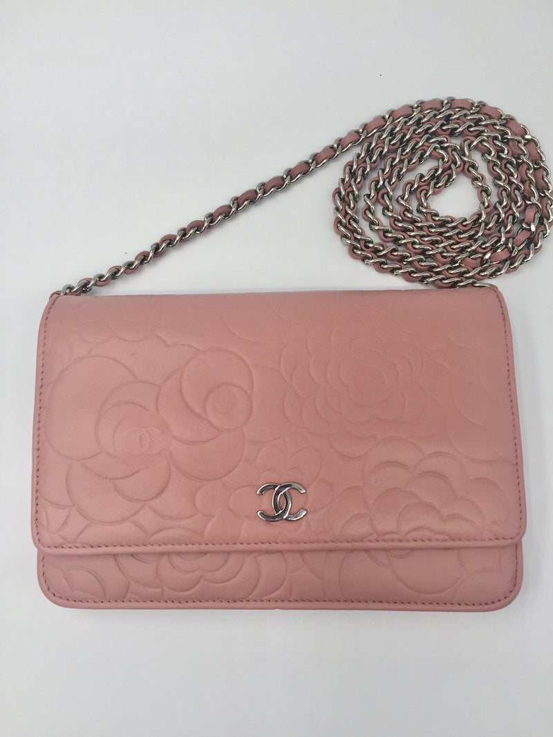 CHANEL CC Camelia Embossed Wallet-on-the-chain Crossbody Bag - Pink