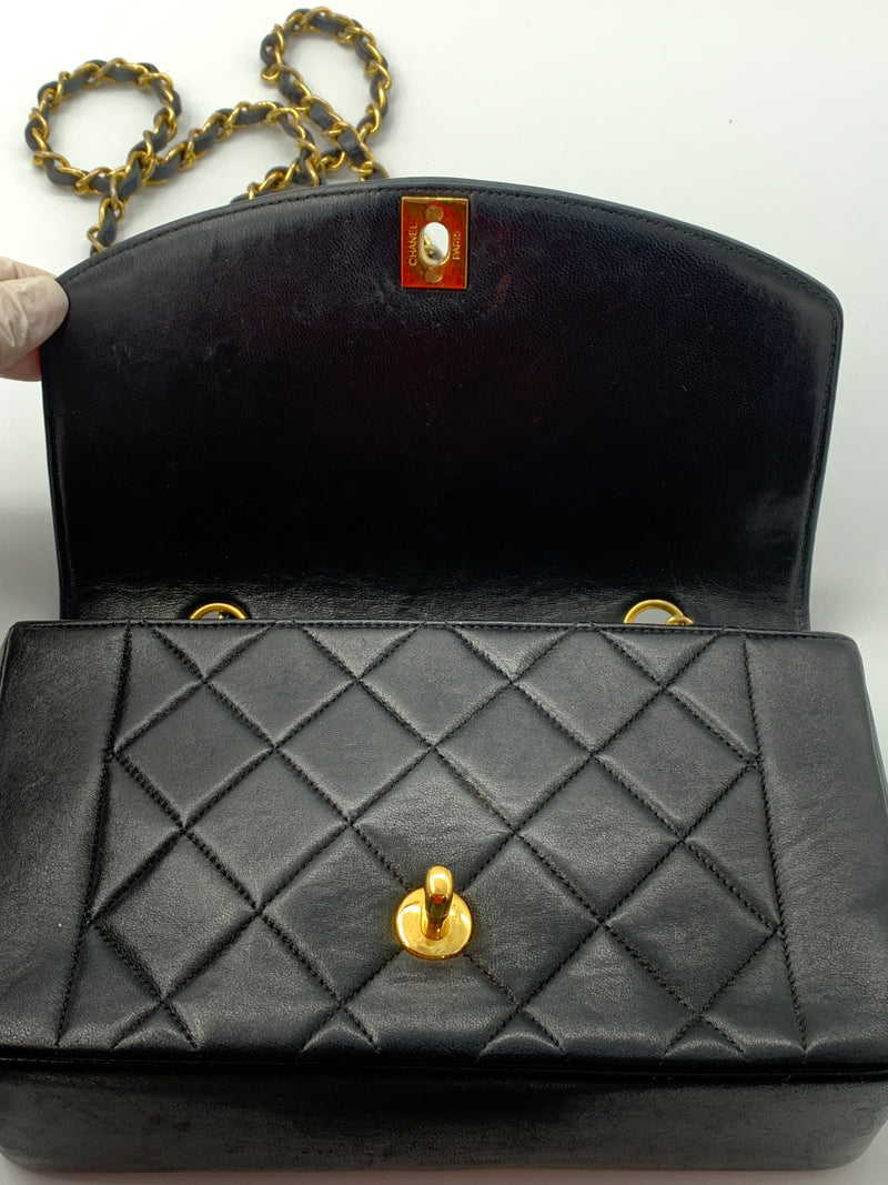 Sold-CHANEL Lambskin Small Diana Single Chain Single Flap Bag Black/gold