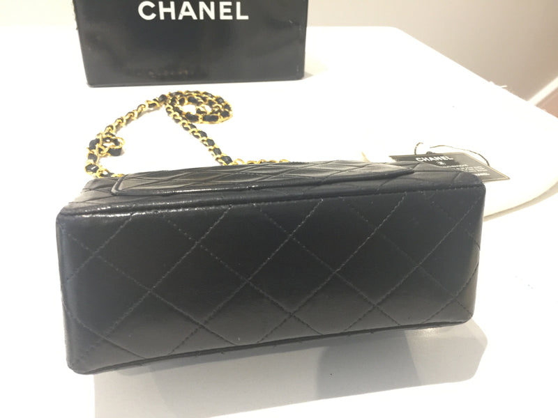 Sold-CHANEL Classic Lambskin Chain Mini Square Flap Bag black/gold J187