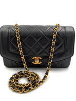 Sold-CHANEL Lambskin Small Diana Single Chain Single Flap Bag Black/gold