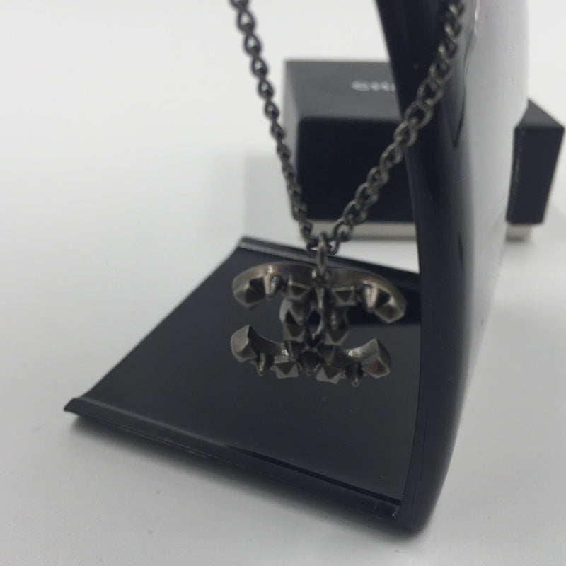 Sold-CHANEL CC black/dark grey Necklace