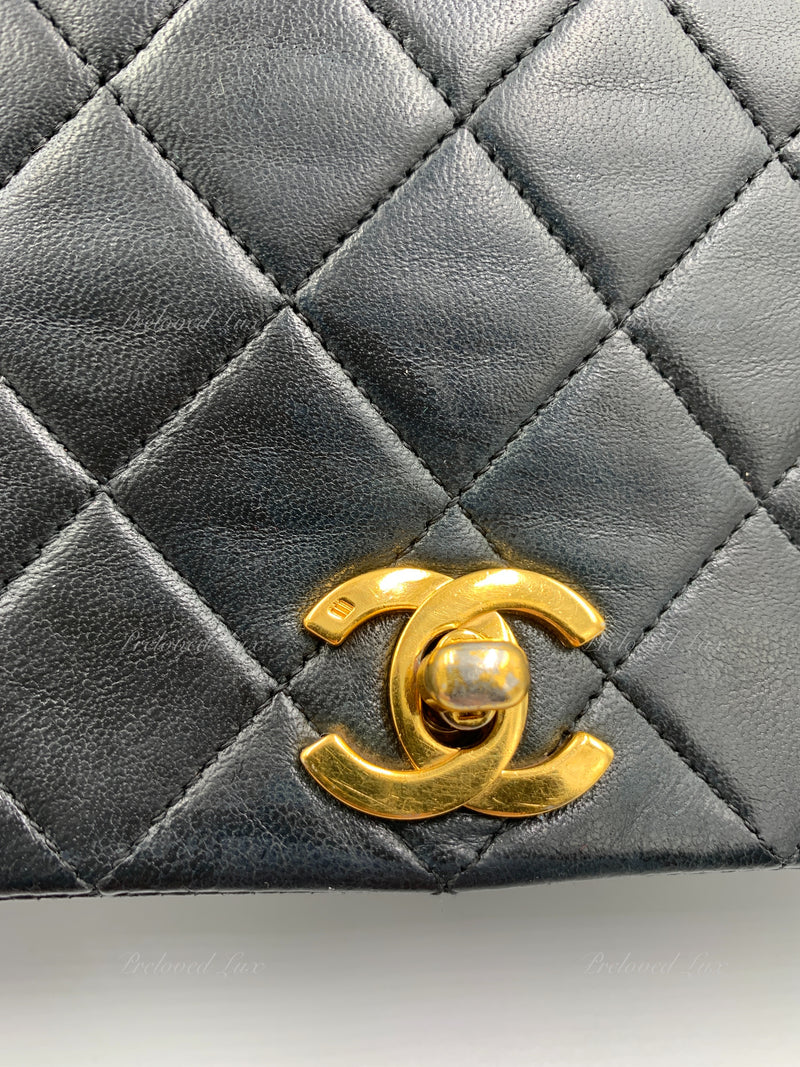 CHANEL Vintage Lambskin Medium Full Flap Bag black/gold hardware