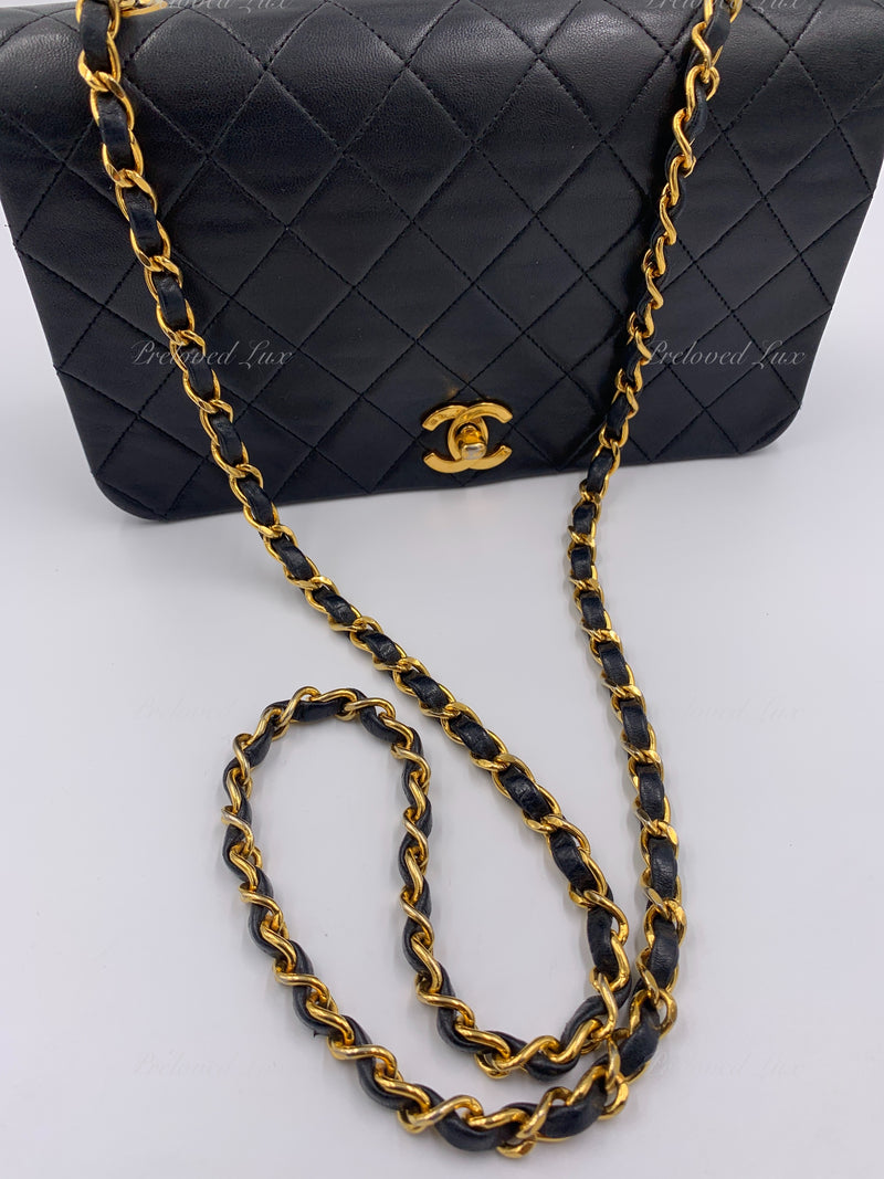 CHANEL Vintage Lambskin Medium Full Flap Bag black/gold hardware