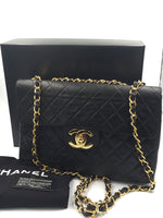 Sold-CHANEL Classic Lambskin Maxi Jumbo Flap Bag black/gold hardware