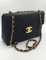 Sold-CHANEL Classic Lambskin Maxi Jumbo Flap Bag black/gold hardware