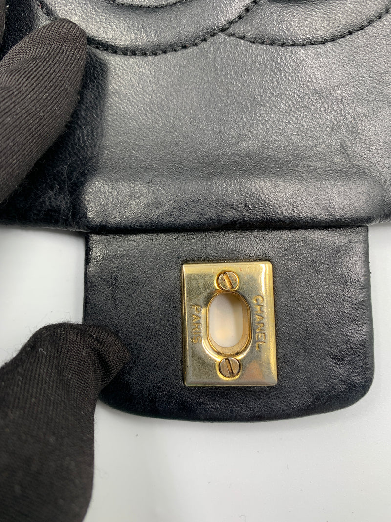 Sold-CHANEL Vintage Lambskin Medium/Large Single Flap Bag black/gold hardware