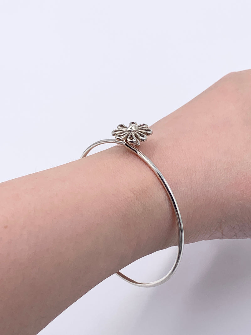 Tiffany 
Co Paloma Picasso Silver 925 Daisy Flower Bangle Bracelet