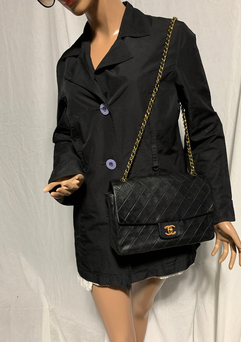 Sold-CHANEL Vintage Lambskin Medium/Large Single Flap Bag black/gold hardware