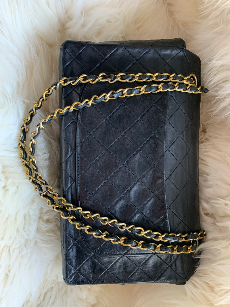 Sold-CHANEL Vintage Lambskin Medium/Large Single Flap Bag black/gold hardware