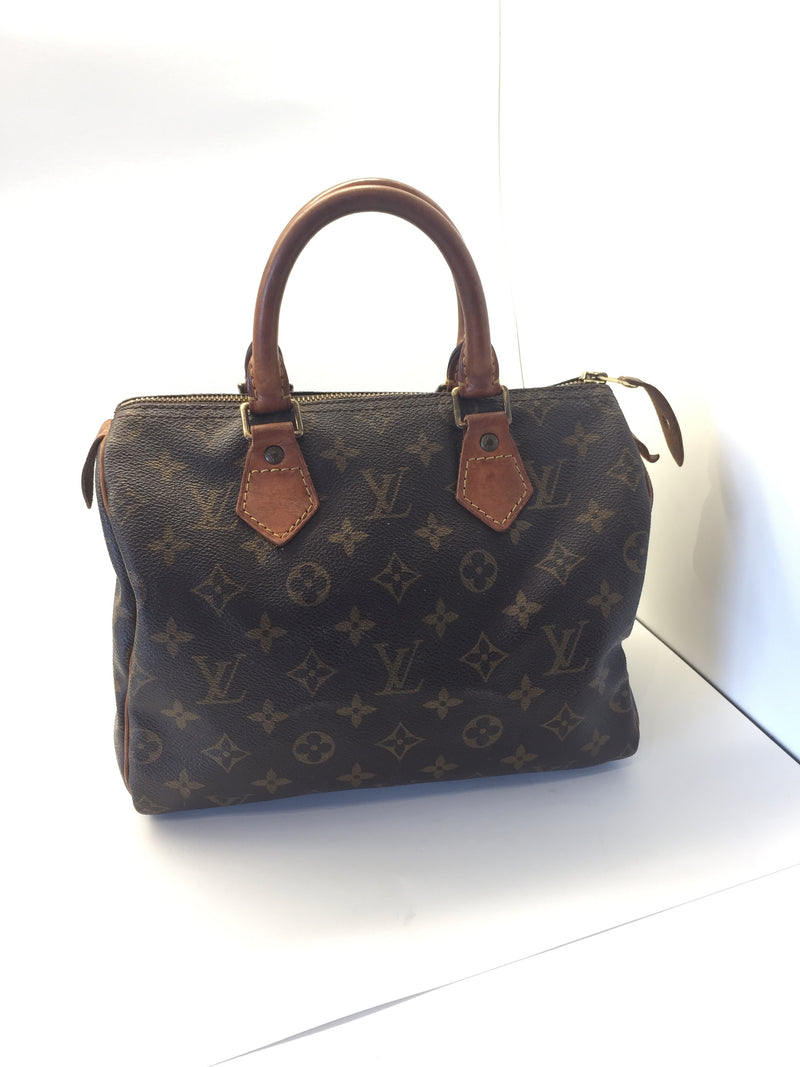 Sold-LOUIS VUITTON Monogram Speedy 25 (2)