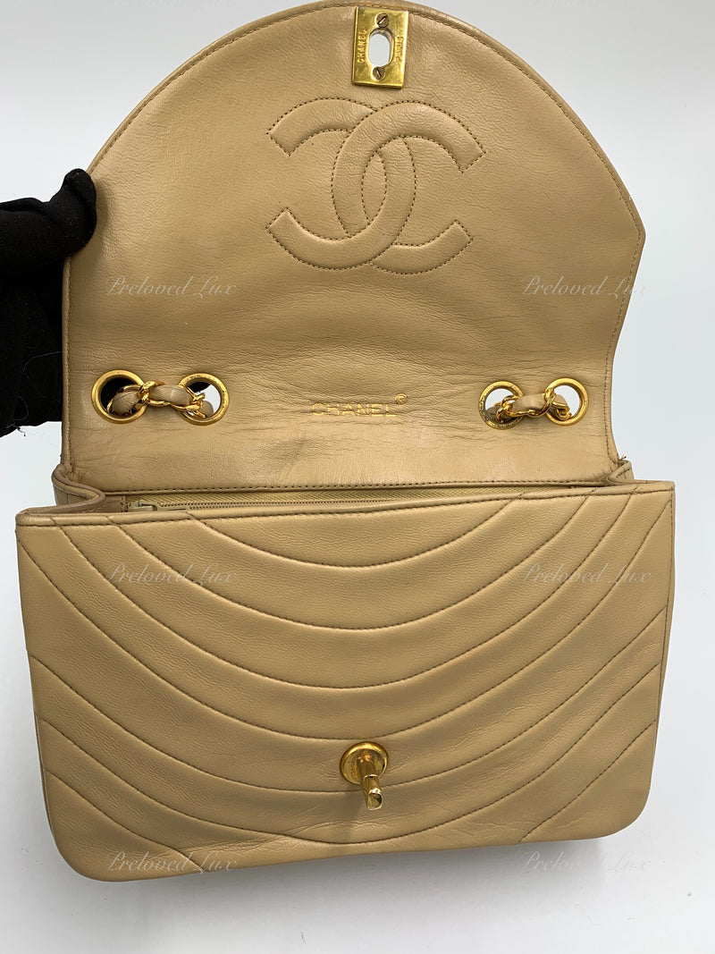 CHANEL Lambskin Vintage Small Flap Bag Beige / Gold Hardware