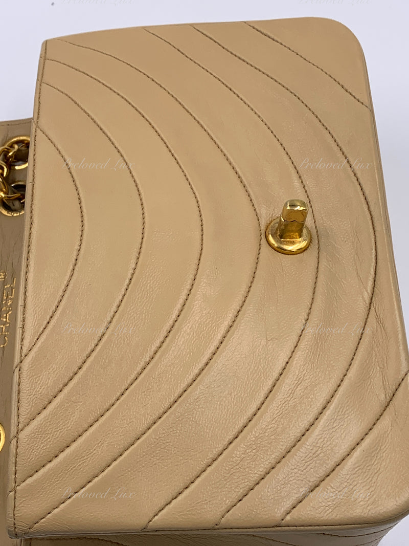 CHANEL Lambskin Vintage Small Flap Bag Beige / Gold Hardware