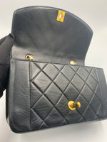 Sold-CHANEL Lambskin Small Diana Single Chain Single Flap Bag Black/gold K330