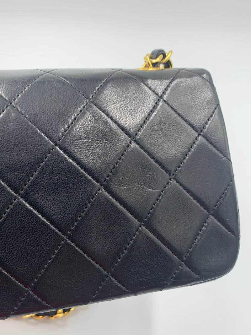 Sold-CHANEL Vintage Lambskin Small Full Flap Bag black/gold hardware