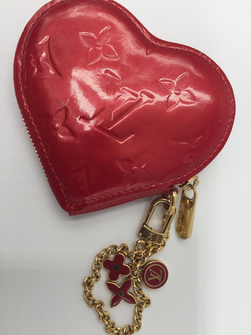 Sold-LOUIS VUITTON Monogram Vernis Porte Monnaie Coeur Pomme d
amour M93562